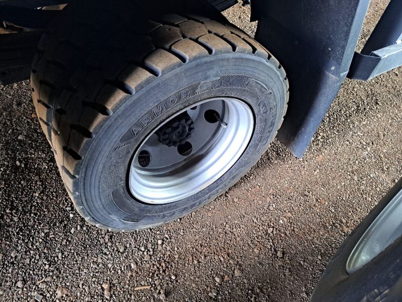 Ford Cargo 815 E Turbo Boiadeiro 2010/2010 CAMINHÕES & CAMIONETAS PASSO FUNDO / Carros no Vale Ford Cargo 815 E Turbo Boiadeiro 2010/2010 CAMINHÕES & CAMIONETAS PASSO FUNDO / Carros no Vale