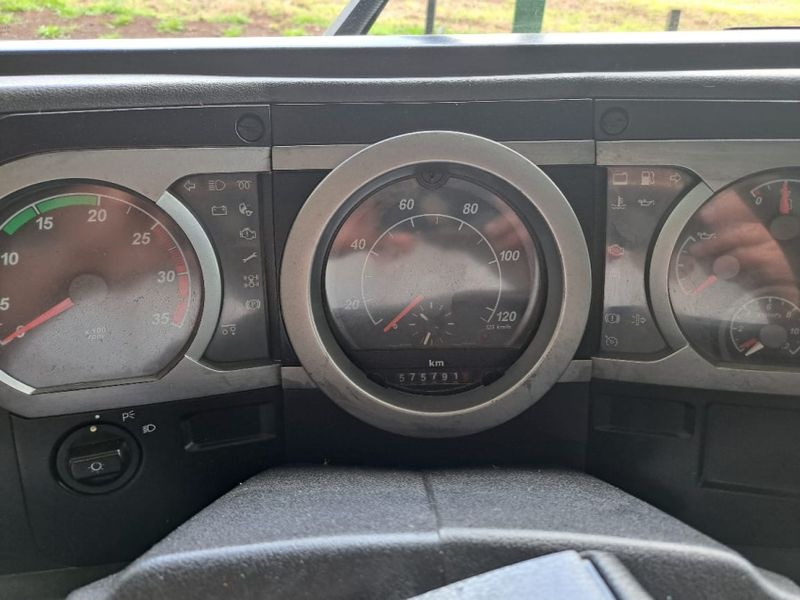 Ford Cargo 815 E Turbo Boiadeiro 2010/2010 CAMINHÕES & CAMIONETAS PASSO FUNDO / Carros no Vale Ford Cargo 815 E Turbo Boiadeiro 2010/2010 CAMINHÕES & CAMIONETAS PASSO FUNDO / Carros no Vale