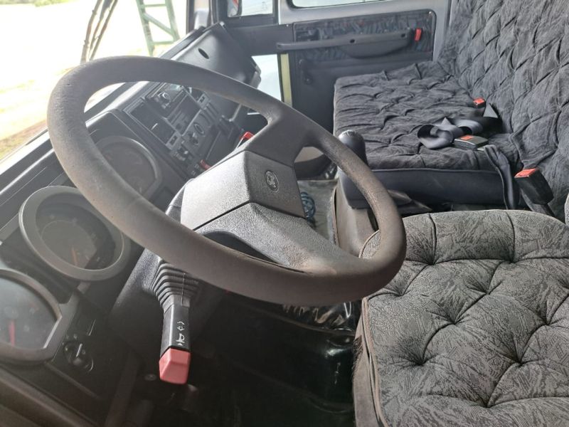 Ford Cargo 815 E Turbo Boiadeiro 2010/2010 CAMINHÕES & CAMIONETAS PASSO FUNDO / Carros no Vale Ford Cargo 815 E Turbo Boiadeiro 2010/2010 CAMINHÕES & CAMIONETAS PASSO FUNDO / Carros no Vale