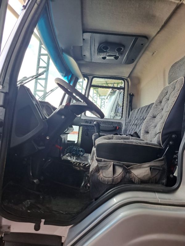 Ford Cargo 815 E Turbo Boiadeiro 2010/2010 CAMINHÕES & CAMIONETAS PASSO FUNDO / Carros no Vale Ford Cargo 815 E Turbo Boiadeiro 2010/2010 CAMINHÕES & CAMIONETAS PASSO FUNDO / Carros no Vale