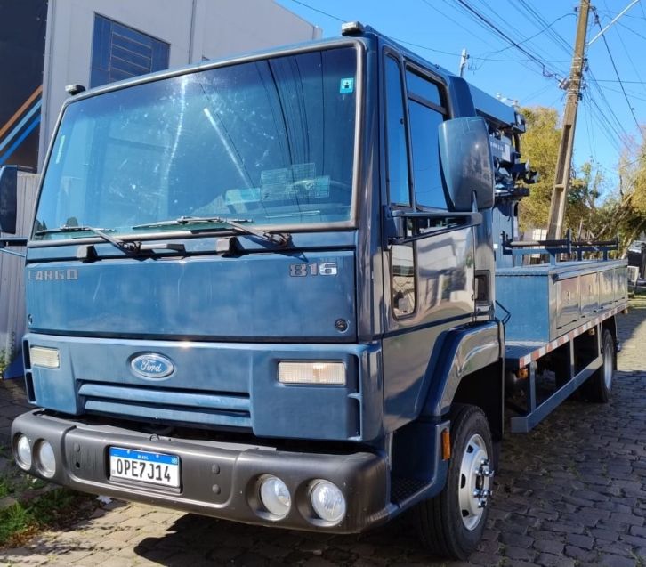 Ford Cargo 816 S Turbo Cesto Aéreo 2013/2013 CAMINHÕES & CAMIONETAS PASSO FUNDO / Carros no Vale