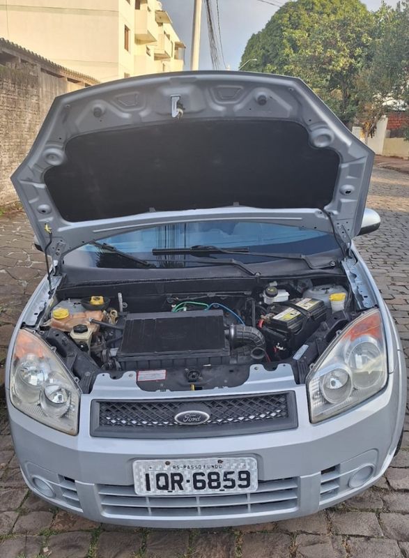 Ford FIESTA 1.0 MPI HATCH 8V FLEX 4P MANUAL 2009/2010 CAMINHÕES & CAMIONETAS PASSO FUNDO / Carros no Vale
