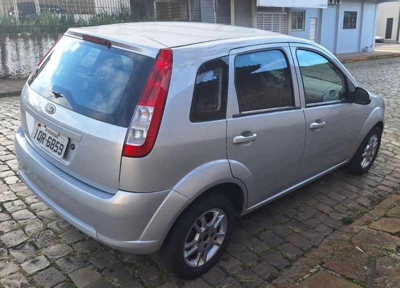 Ford FIESTA 1.0 MPI HATCH 8V FLEX 4P MANUAL 2009/2010 CAMINHÕES & CAMIONETAS PASSO FUNDO / Carros no Vale
