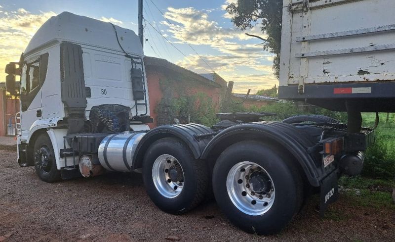 Iveco Stralis NR 570-S41T 3-Eixos 2010/2010 CAMINHÕES & CAMIONETAS PASSO FUNDO / Carros no Vale