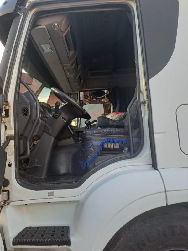 Iveco Stralis NR 570-S41T 3-Eixos 2010/2010 CAMINHÕES & CAMIONETAS PASSO FUNDO / Carros no Vale