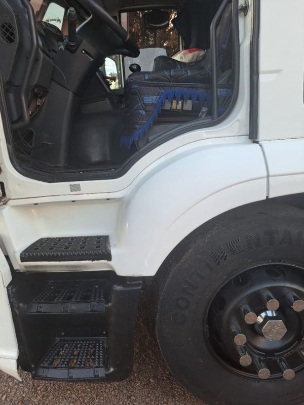 Iveco Stralis NR 570-S41T 3-Eixos 2010/2010 CAMINHÕES & CAMIONETAS PASSO FUNDO / Carros no Vale