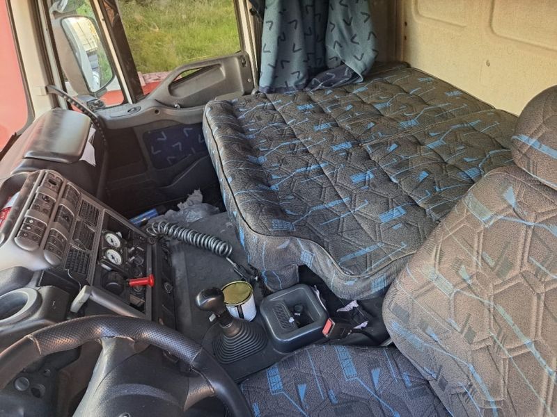 Iveco Stralis NR 570-S41T 3-Eixos 2010/2010 CAMINHÕES & CAMIONETAS PASSO FUNDO / Carros no Vale