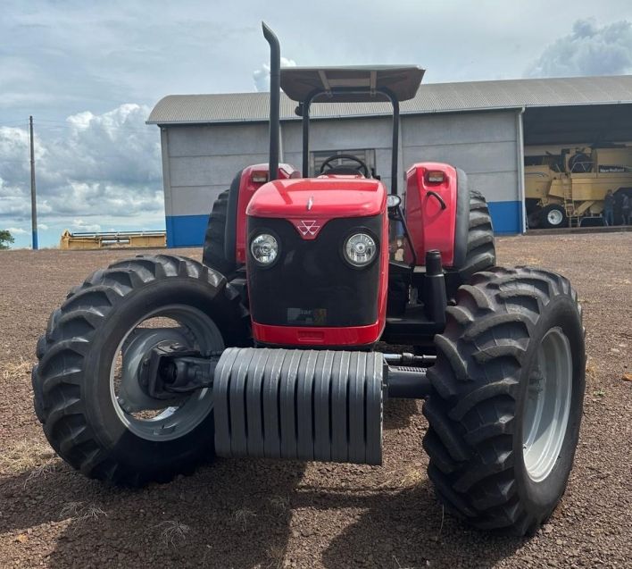 Massey Ferguson Trator 4292 4×4 2010/2010 CAMINHÕES & CAMIONETAS PASSO FUNDO / Carros no Vale