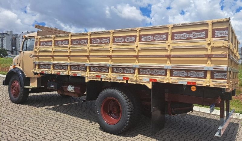 Mercedes-Benz 1113 L-1113 4×2 Graneleiro 1981/1981 CAMINHÕES & CAMIONETAS PASSO FUNDO / Carros no Vale Mercedes-Benz 1113 L-1113 4×2 Graneleiro 1981/1981 CAMINHÕES & CAMIONETAS PASSO FUNDO / Carros no Vale
