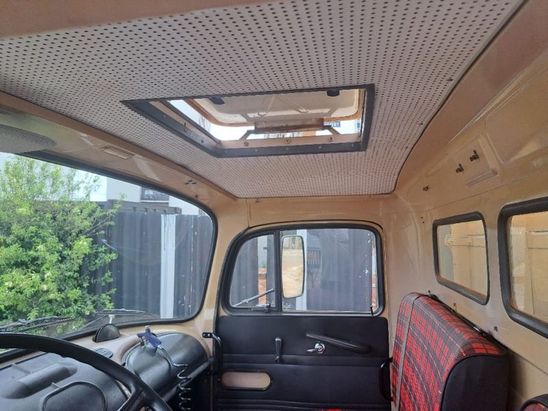 Mercedes-Benz 1113 L-1113 4×2 Graneleiro 1981/1981 CAMINHÕES & CAMIONETAS PASSO FUNDO / Carros no Vale Mercedes-Benz 1113 L-1113 4×2 Graneleiro 1981/1981 CAMINHÕES & CAMIONETAS PASSO FUNDO / Carros no Vale