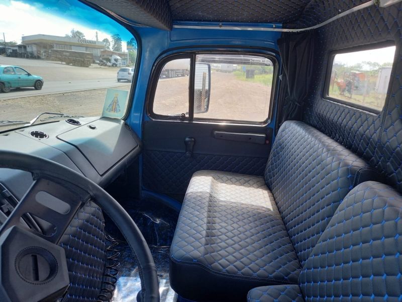 Mercedes-Benz 1518 L-1518 3-Eixos 2p Chassi 1989/1989 CAMINHÕES & CAMIONETAS PASSO FUNDO / Carros no Vale