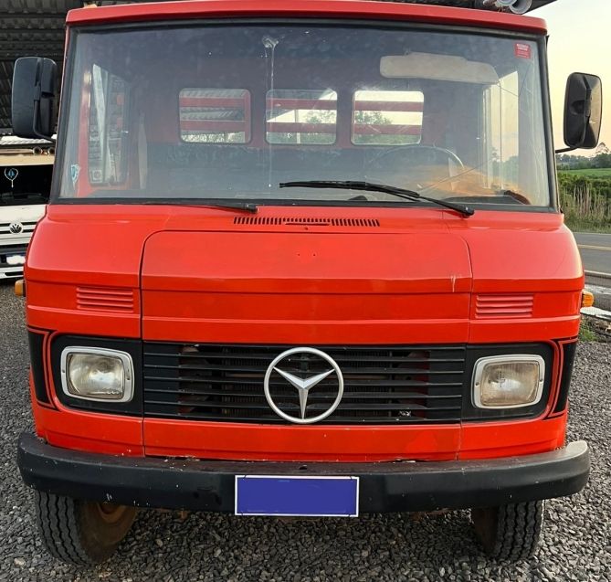 Mercedes-Benz 608 MB 608 D 1983/1983 CAMINHÕES & CAMIONETAS PASSO FUNDO / Carros no Vale