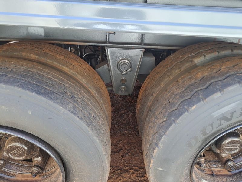 Noma Semi Reboque SEMI-REBOQUE BASCULANTE NOMA 2005/2005 CAMINHÕES & CAMIONETAS PASSO FUNDO / Carros no Vale