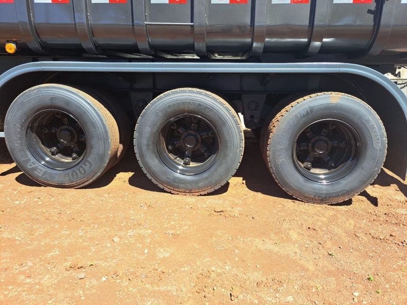 Noma Semi Reboque SEMI-REBOQUE BASCULANTE NOMA 2005/2005 CAMINHÕES & CAMIONETAS PASSO FUNDO / Carros no Vale