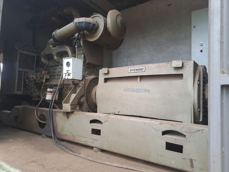 Outros Outros Grupo Gerador Stema 210 KVA Scania 320 2014/2014 CAMINHÕES & CAMIONETAS PASSO FUNDO / Carros no Vale