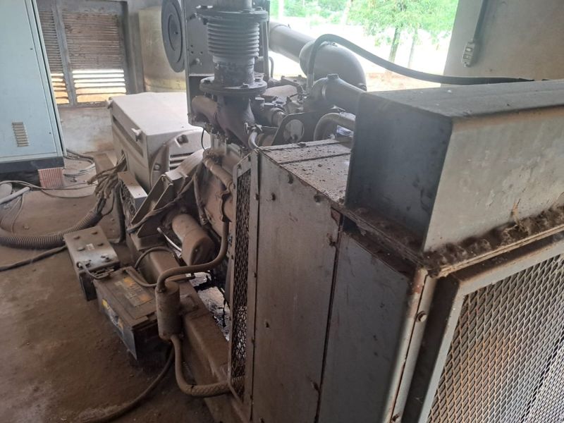 Outros Outros Grupo Gerador Stema 210 KVA Scania 320 2014/2014 CAMINHÕES & CAMIONETAS PASSO FUNDO / Carros no Vale