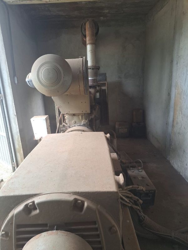 Outros Outros Grupo Gerador Stema 210 KVA Scania 320 1998/1998 CAMINHÕES & CAMIONETAS PASSO FUNDO / Carros no Vale