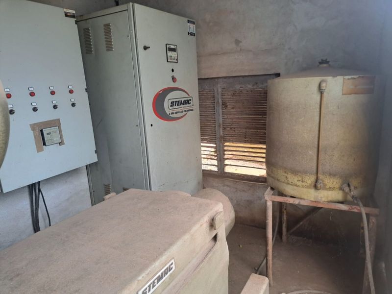 Outros Outros Grupo Gerador Stema 210 KVA Scania 320 1998/1998 CAMINHÕES & CAMIONETAS PASSO FUNDO / Carros no Vale