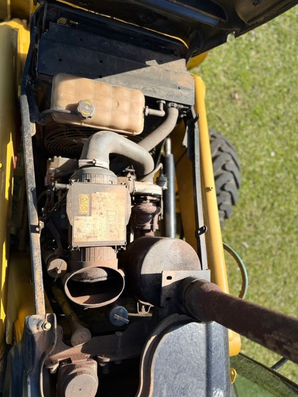 Outros Outros Retro Escavadeira Caterpilar 416E 2011/2011 CAMINHÕES & CAMIONETAS PASSO FUNDO / Carros no Vale