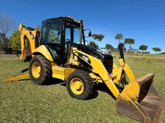 Outros Outros Retro Escavadeira Caterpilar 416E 2011/2011 CAMINHÕES & CAMIONETAS PASSO FUNDO / Carros no Vale