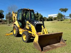 Outros Outros Retro Escavadeira Caterpilar 416E 2011/2011 CAMINHÕES & CAMIONETAS PASSO FUNDO / Carros no Vale