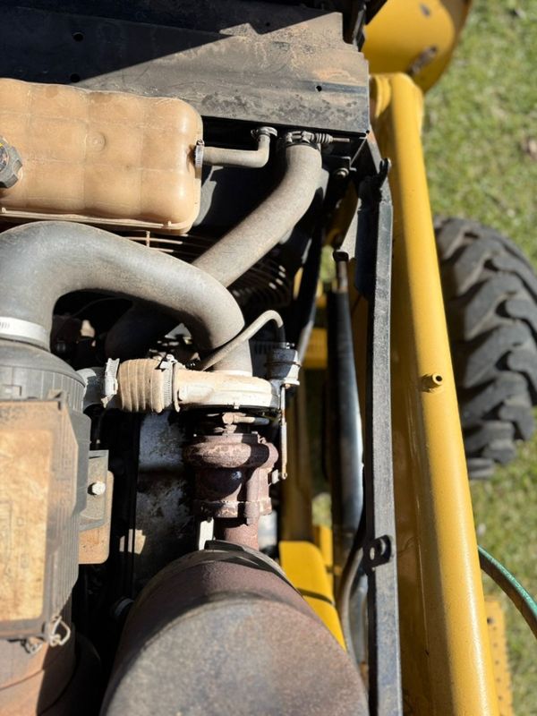 Outros Outros Retro Escavadeira Caterpilar 416E 2011/2011 CAMINHÕES & CAMIONETAS PASSO FUNDO / Carros no Vale