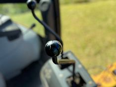 Outros Outros Retro Escavadeira Caterpilar 416E 2011/2011 CAMINHÕES & CAMIONETAS PASSO FUNDO / Carros no Vale