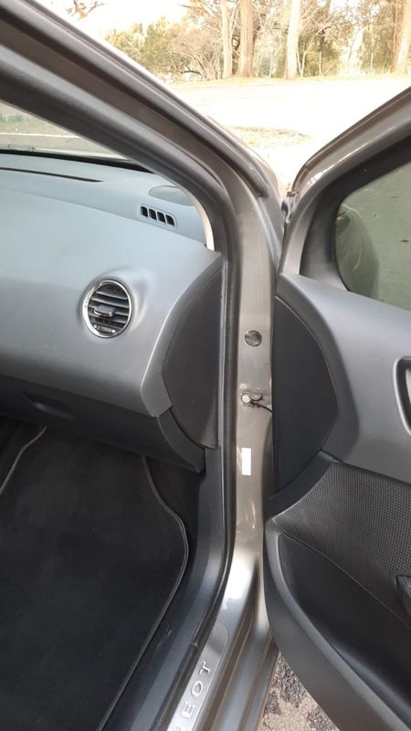 Peugeot 408 2.0 LIMITED 16V FLEX 4P AUTOMÁTICO 2012/2013 CAMINHÕES & CAMIONETAS PASSO FUNDO / Carros no Vale Peugeot 408 2.0 LIMITED 16V FLEX 4P AUTOMÁTICO 2012/2013 CAMINHÕES & CAMIONETAS PASSO FUNDO / Carros no Vale