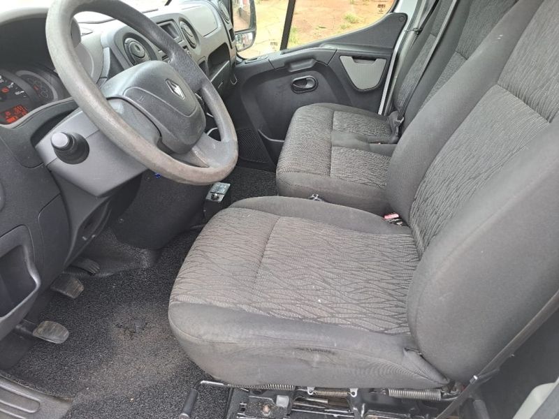 Renault MASTER 2.3 DCI DIESEL FURGÃO L1H1 3P MANUAL 2017/2018 CAMINHÕES & CAMIONETAS PASSO FUNDO / Carros no Vale