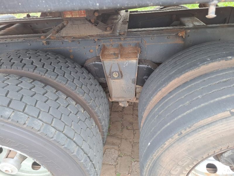 Scania G 360 R-124 GA 360 6×2 NZ + Guerra 04 2004/2004 CAMINHÕES & CAMIONETAS PASSO FUNDO / Carros no Vale