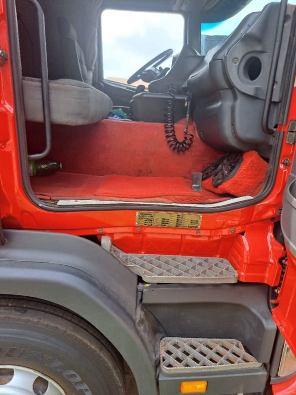 Scania G 360 R-124 GA 360 6×2 NZ + Guerra 04 2004/2004 CAMINHÕES & CAMIONETAS PASSO FUNDO / Carros no Vale