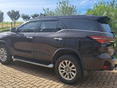 Toyota HILUX SW4 2.8 D-4D TURBO DIESEL SRX 4X4 AUTOMÁTICO 2021/2021 CAMINHÕES & CAMIONETAS PASSO FUNDO / Carros no Vale