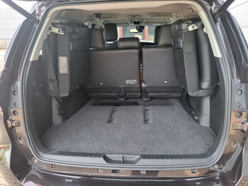 Toyota HILUX SW4 2.8 D-4D TURBO DIESEL SRX 4X4 AUTOMÁTICO 2021/2021 CAMINHÕES & CAMIONETAS PASSO FUNDO / Carros no Vale