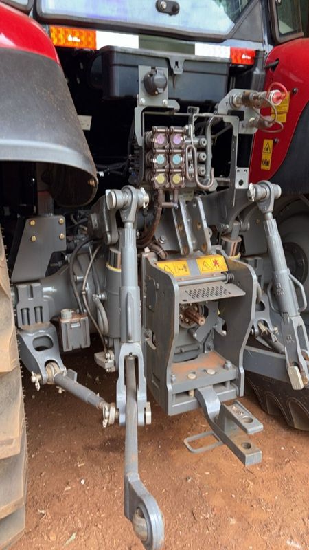 Trator Trator Massey Ferguson 6.714R 2024/2024 CAMINHÕES & CAMIONETAS PASSO FUNDO / Carros no Vale