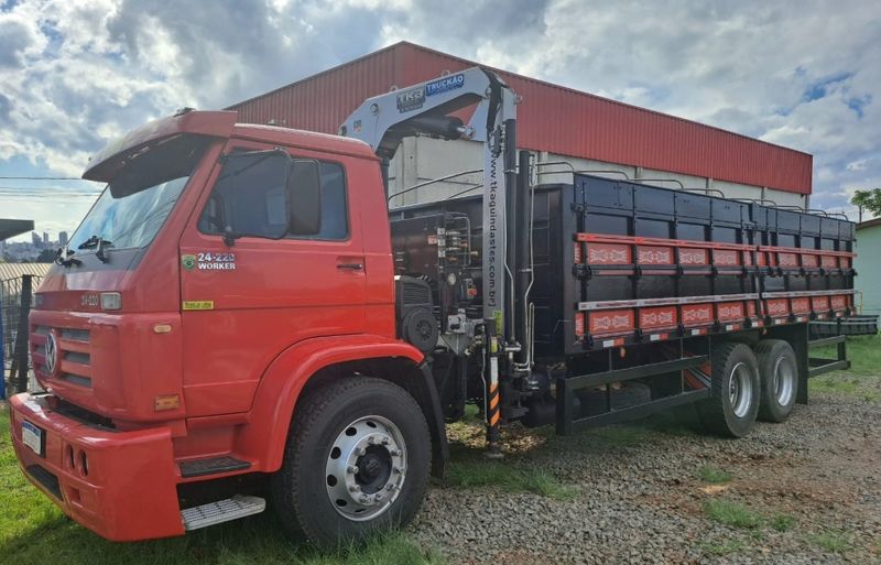 Volkswagen 24220 VW 24-220 Worker T 3-Eixos 2010/2011 CAMINHÕES & CAMIONETAS PASSO FUNDO / Carros no Vale