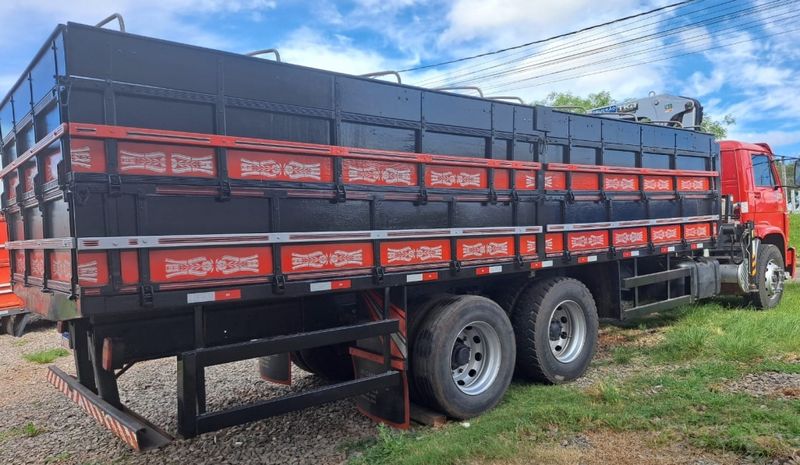 Volkswagen 24220 VW 24-220 Worker T 3-Eixos 2010/2011 CAMINHÕES & CAMIONETAS PASSO FUNDO / Carros no Vale