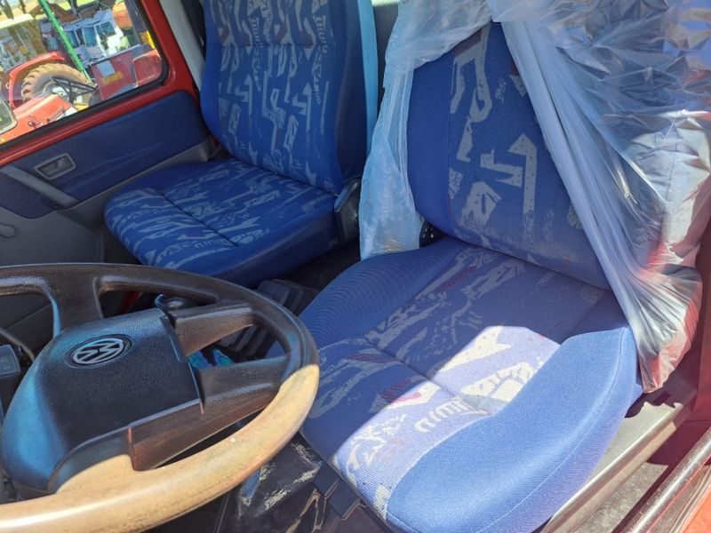 Volkswagen 24220 VW 24-220 Worker T 3-Eixos 2010/2011 CAMINHÕES & CAMIONETAS PASSO FUNDO / Carros no Vale