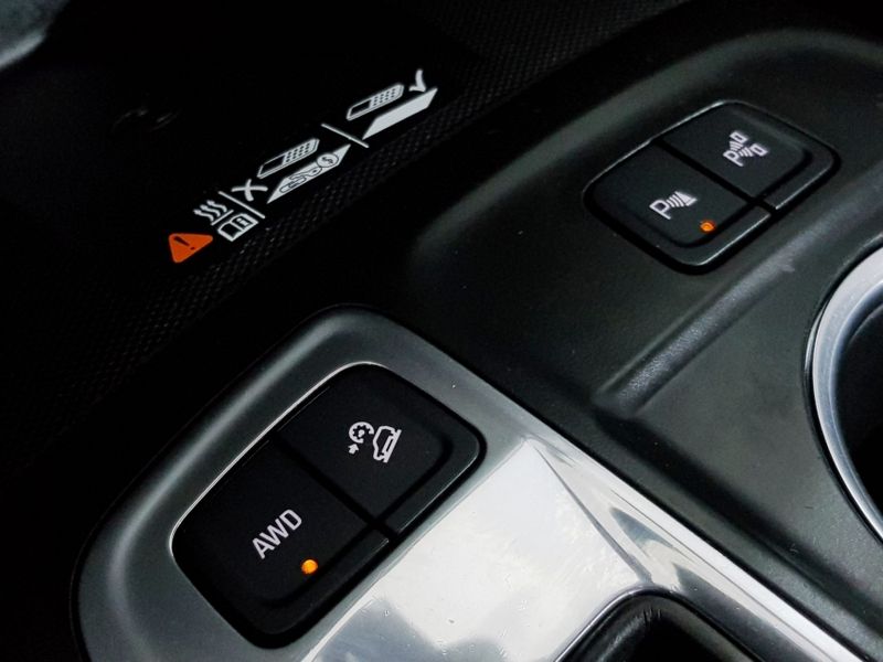 Chevrolet EQUINOX 2.0 16V TURBO GASOLINA PREMIER AWD AUTOMÁTICO 2018/2018 ADVANT AUTOMÓVEIS CAXIAS DO SUL / Carros no Vale Chevrolet EQUINOX 2.0 16V TURBO GASOLINA PREMIER AWD AUTOMÁTICO 2018/2018 ADVANT AUTOMÓVEIS CAXIAS DO SUL / Carros no Vale