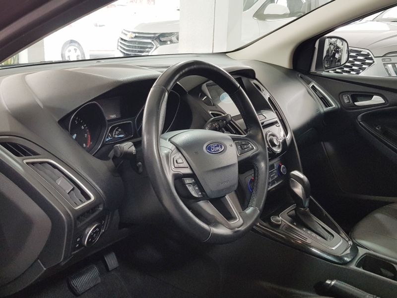Ford FOCUS 2.0 TITANIUM 16V FLEX 4P POWERSHIFT 2016/2017 ADVANT AUTOMÓVEIS CAXIAS DO SUL / Carros no Vale