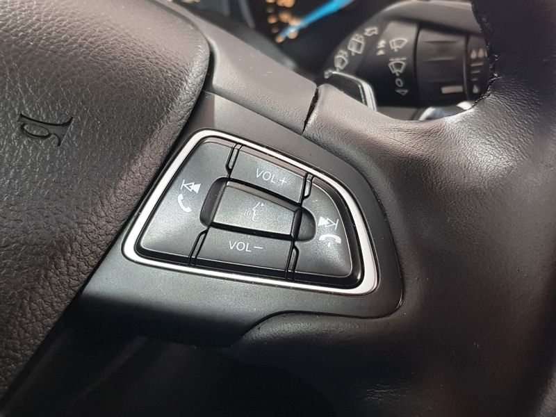 Ford FOCUS 2.0 TITANIUM PLUS 16V FLEX 4P POWERSHIFT 2016/2016 ADVANT AUTOMÓVEIS CAXIAS DO SUL / Carros no Vale Ford FOCUS 2.0 TITANIUM PLUS 16V FLEX 4P POWERSHIFT 2016/2016 ADVANT AUTOMÓVEIS CAXIAS DO SUL / Carros no Vale