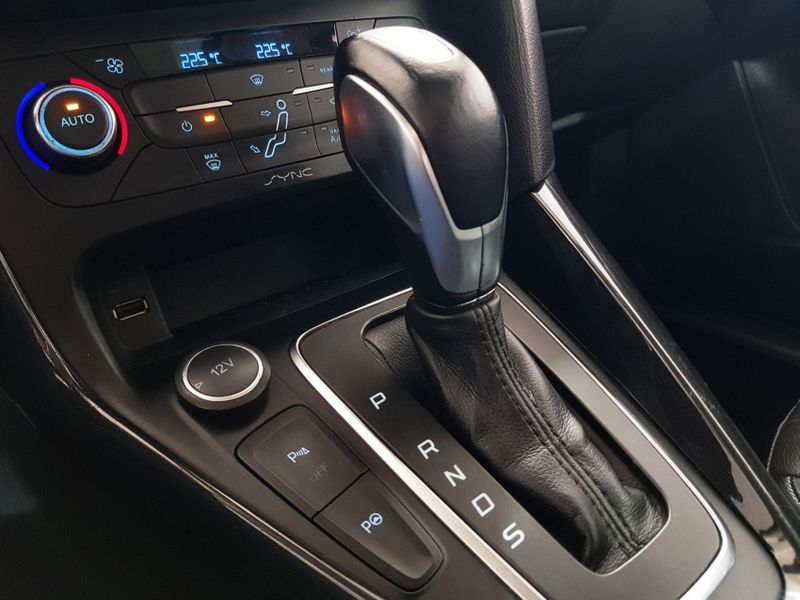 Ford FOCUS 2.0 TITANIUM PLUS 16V FLEX 4P POWERSHIFT 2016/2016 ADVANT AUTOMÓVEIS CAXIAS DO SUL / Carros no Vale Ford FOCUS 2.0 TITANIUM PLUS 16V FLEX 4P POWERSHIFT 2016/2016 ADVANT AUTOMÓVEIS CAXIAS DO SUL / Carros no Vale
