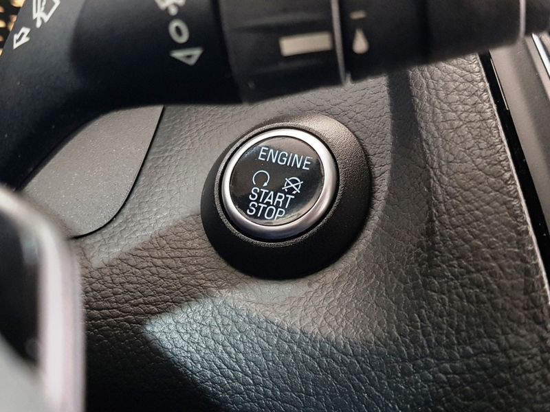 Ford FOCUS 2.0 TITANIUM PLUS 16V FLEX 4P POWERSHIFT 2016/2016 ADVANT AUTOMÓVEIS CAXIAS DO SUL / Carros no Vale Ford FOCUS 2.0 TITANIUM PLUS 16V FLEX 4P POWERSHIFT 2016/2016 ADVANT AUTOMÓVEIS CAXIAS DO SUL / Carros no Vale