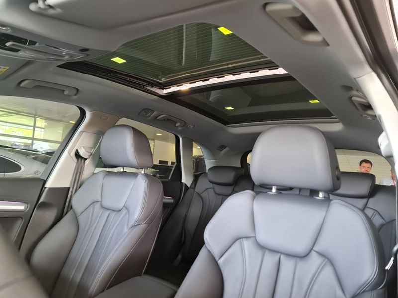 Audi Q5 2.0 45 TFSI GASOLINA S-LINE QUATTRO S TRONIC 2022/2023 CARRO DEZ NOVO HAMBURGO / Carros no Vale