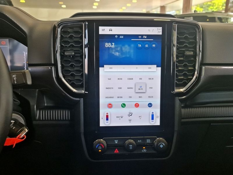 Ford RANGER 2.0 TURBO DIESEL CD BLACK 4X2 AUTOMÁTICO 2024/2025 CARRO DEZ NOVO HAMBURGO / Carros no Vale