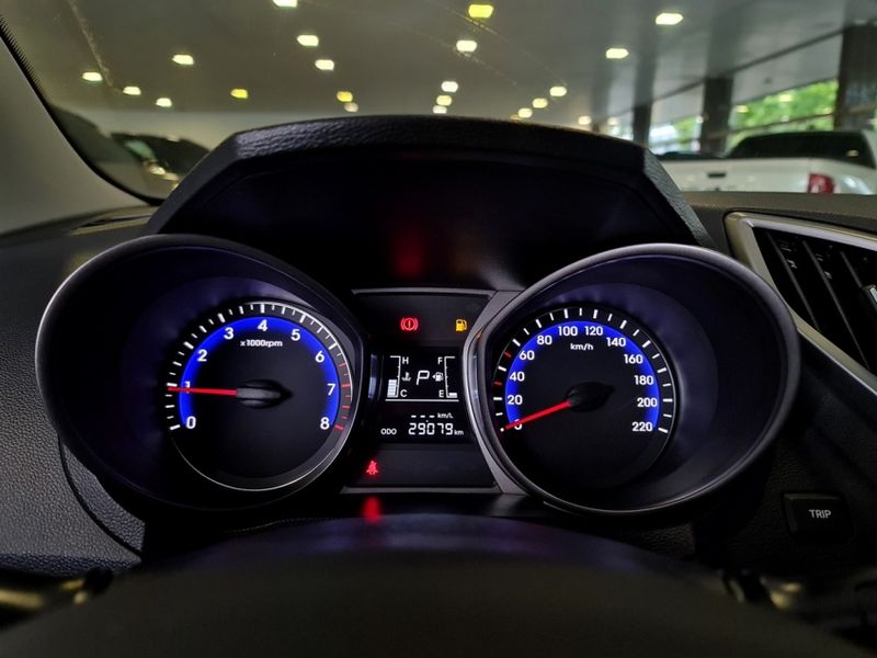 Hyundai HB20S 1.6 COMFORT PLUS 16V FLEX 4P AUTOMÁTICO 2016/2017 CARRO DEZ NOVO HAMBURGO / Carros no Vale