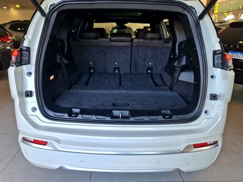 JEEP COMMANDER 1.3 T270 TURBO FLEX OVERLAND AT6 2022/2023 CARRO DEZ NOVO HAMBURGO / Carros no Vale JEEP COMMANDER 1.3 T270 TURBO FLEX OVERLAND AT6 2022/2023 CARRO DEZ NOVO HAMBURGO / Carros no Vale