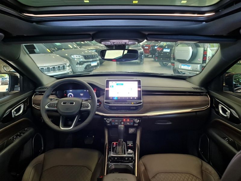 JEEP COMMANDER 2.0 HURRICANE 4 TURBO GASOLINA OVERLAND AT9 2024/2025 CARRO DEZ NOVO HAMBURGO / Carros no Vale