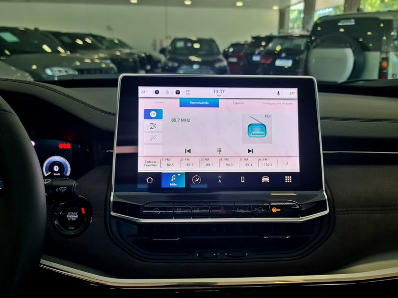 JEEP COMMANDER 2.0 HURRICANE 4 TURBO GASOLINA OVERLAND AT9 2024/2025 CARRO DEZ NOVO HAMBURGO / Carros no Vale