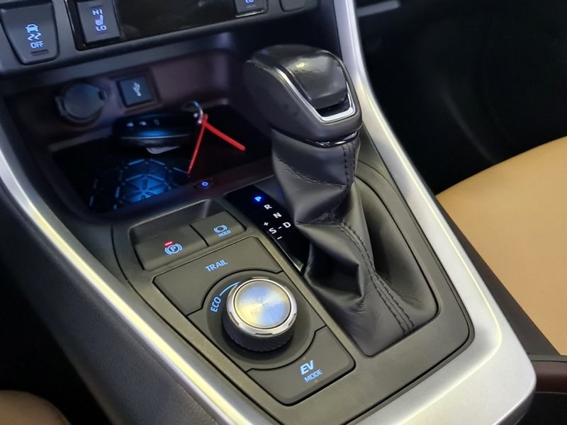 Toyota RAV4 2.5 VVT-IE HYBRID SX CONNECT AWD CVT 2022/2022 CARRO DEZ NOVO HAMBURGO / Carros no Vale Toyota RAV4 2.5 VVT-IE HYBRID SX CONNECT AWD CVT 2022/2022 CARRO DEZ NOVO HAMBURGO / Carros no Vale