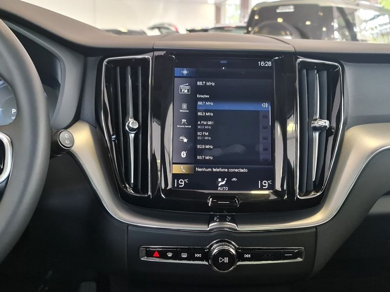 Volvo XC60 2.0 T8 HYBRID MOMENTUM AWD GEARTRONIC 2020/2020 CARRO DEZ NOVO HAMBURGO / Carros no Vale Volvo XC60 2.0 T8 HYBRID MOMENTUM AWD GEARTRONIC 2020/2020 CARRO DEZ NOVO HAMBURGO / Carros no Vale